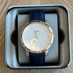 Men’s Fossil Gold Watch with Navy Leather Band-Like NEW, worn once